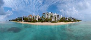 3 Nights in Standard Beach Bungalow and 1 Night at Water bungalow